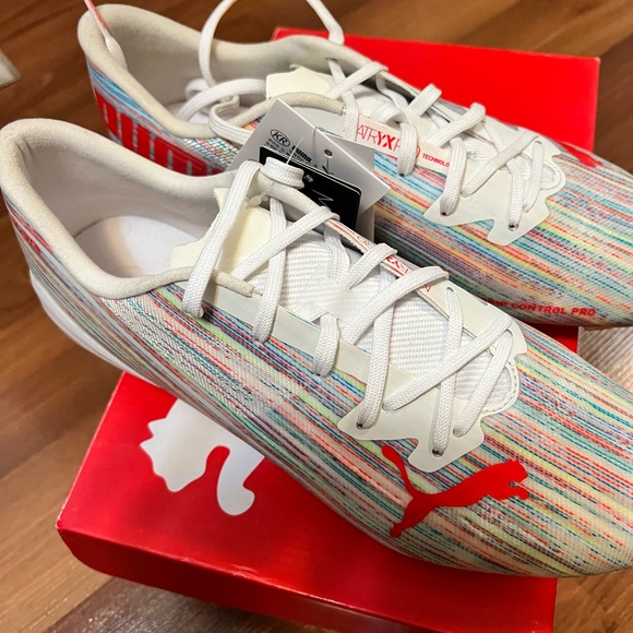 Puma Ultra 2.2 FG/AG Football/Soccer Shoes/Cleats Size 9 - Picture 2 of 3